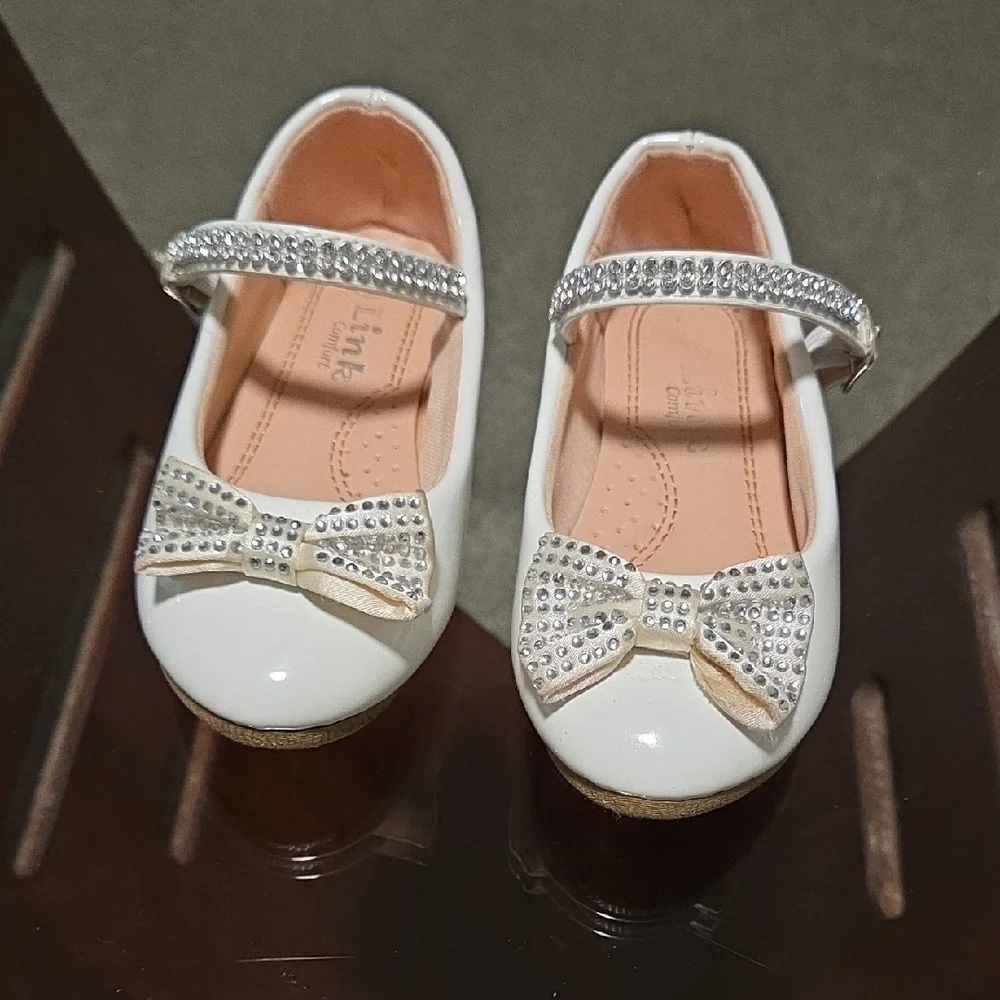 Chic White Dress Shoes with Rhinestone Bow For Girls 💓4/$25